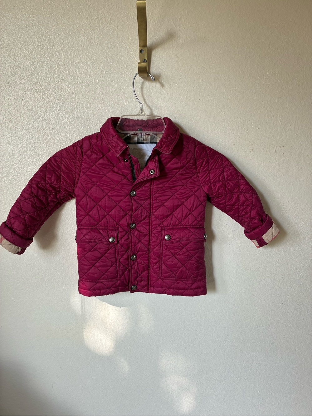 Burberry Kids Diamond-Quilted Puffer Jacket in Magenta Size 3T Inner Nova Check